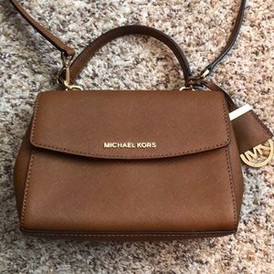 Michael Kors - Ava Saffiano Crossbody